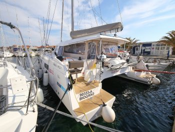 Yacht Booking, Yacht Reservation - Nautitech 40 Open - 4 + 2 cab. - Relax