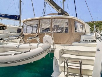 Pronájem jachty, dovolená na jachtě - Lagoon 450 F - 4 + 2 cab. - Red Twin}