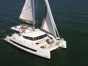 Yacht Booking, Yacht Reservation - Bali Catspace OW - MER & VENT}