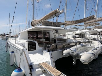 Yacht Booking, Yacht Reservation - Fountaine Pajot Saba 50 - 6 + 1 cab. - Feeling Free