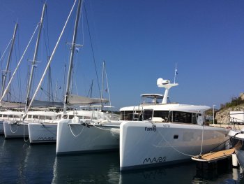 Yacht Booking, Yacht Reservation - Lagoon 40 MotorYacht - 3 + 2 cab. - Family