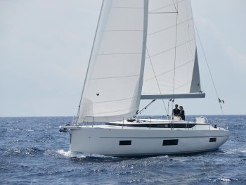 Yacht Booking, Yacht Reservation - Bavaria C50 Holiday - 5 + 1 cab. - Granat