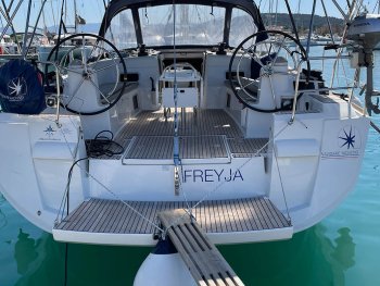 Pronájem jachty, dovolená na jachtě - Sun Odyssey 519 - 5 cab. - Freyja