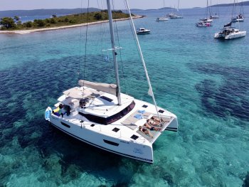 Pronájem jachty, dovolená na jachtě - Fountaine Pajot Astrea 42 - 4 + 2 cab. - Ocean Allure