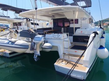 Pronájem jachty, dovolená na jachtě - Fountaine Pajot Astrea 42 - 4 + 1 cab. - Crazy Diamond}