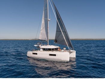 Yacht Booking, Yacht Reservation - Lagoon 40 - 4 + 2 cab - Sailor Moon