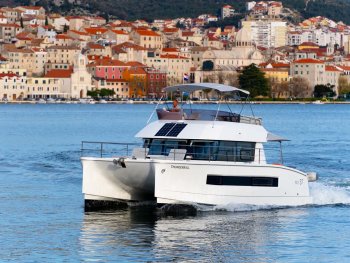 Pronájem jachty, dovolená na jachtě - Fountaine Pajot MY 37 - Thunderball
