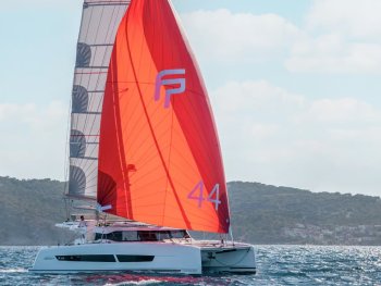 Pronájem jachty, dovolená na jachtě - Fountaine Pajot FP 44 Quatuor - 4 + 1 cab. - NEWTON'S CRADLE}