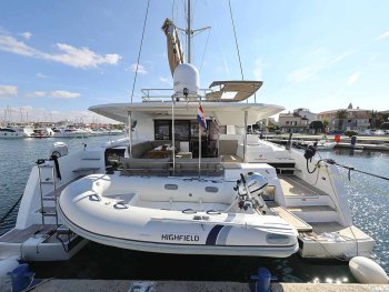 Pronájem jachty, dovolená na jachtě - Fountaine Pajot Saona 47 Quintet - 5 + 1 cab. - Fee