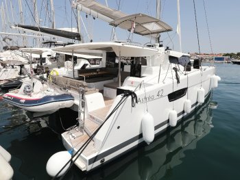Yacht Booking, Yacht Reservation - Fountaine Pajot Astrea 42 - Bella V