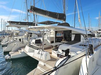 Yacht Booking, Yacht Reservation - Lagoon 42 - SEA YA}