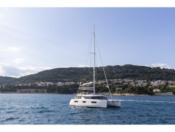 Yacht Booking, Yacht Reservation - Lagoon 46 - SKYFALL}