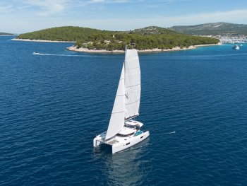 Yacht Booking, Yacht Reservation - Lagoon 42 - BALANCE 5