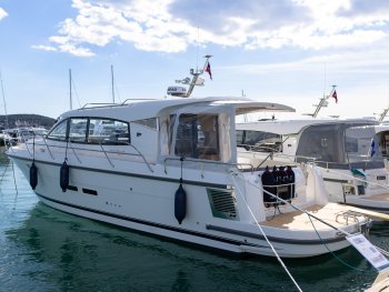 Yacht Booking, Yacht Reservation - Nimbus 405 Coupe - BONBON