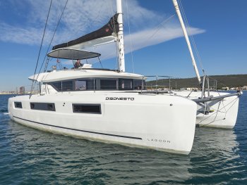 Yacht Booking, Yacht Reservation - Lagoon 51- 6 cab - DISONESTO}